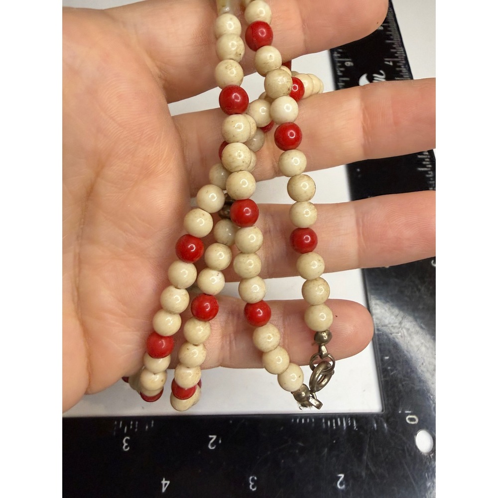 Red and Cream Beaded Necklace 19 Inch Strand Spring Ring Clasp Classic Style